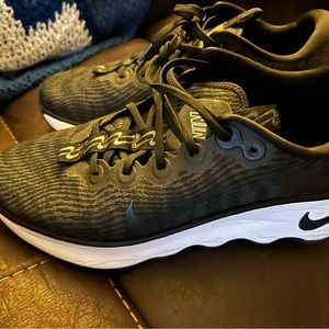 Like New Nike Motiva Walking shoe